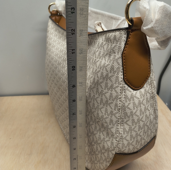 Michael Kors Brooke Lg Zip Hobo in Vanilla/Acorn - Picture 8 of 13